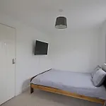 Contractor In Bs16 Проживание в семье *