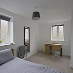 Проживание в семье Contractor In Bs16 Бристоль