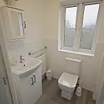 Contractor In Bs16 *