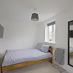 Contractor In Bs16 Проживание в семье