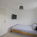 منزل للإقامة Contractor In Bs16 *